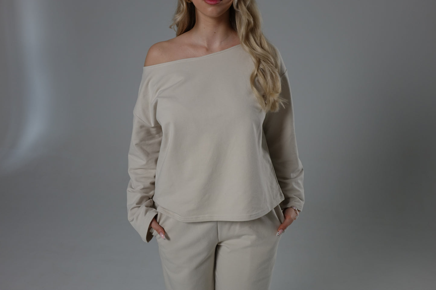 OFF SHOULDER LONG SLEEVE