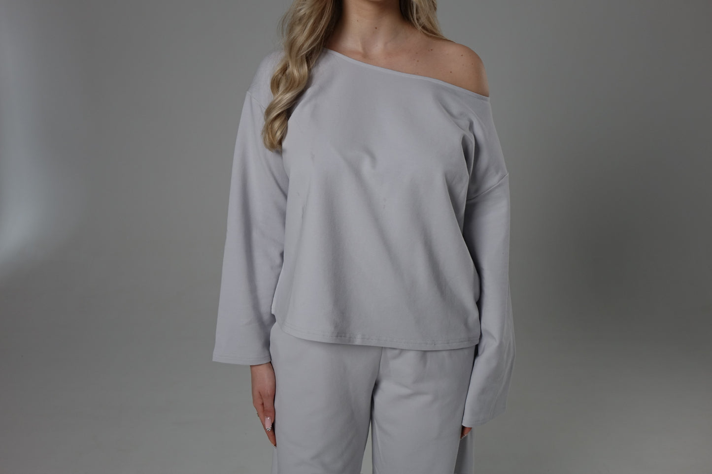 OFF SHOULDER LONG SLEEVE