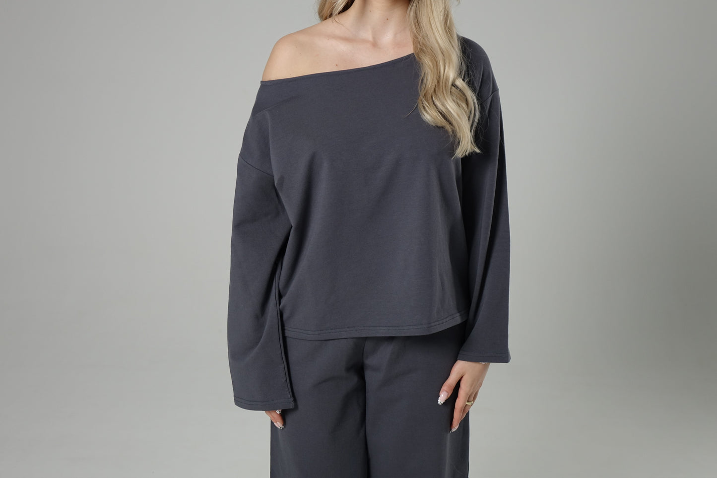 OFF SHOULDER LONG SLEEVE