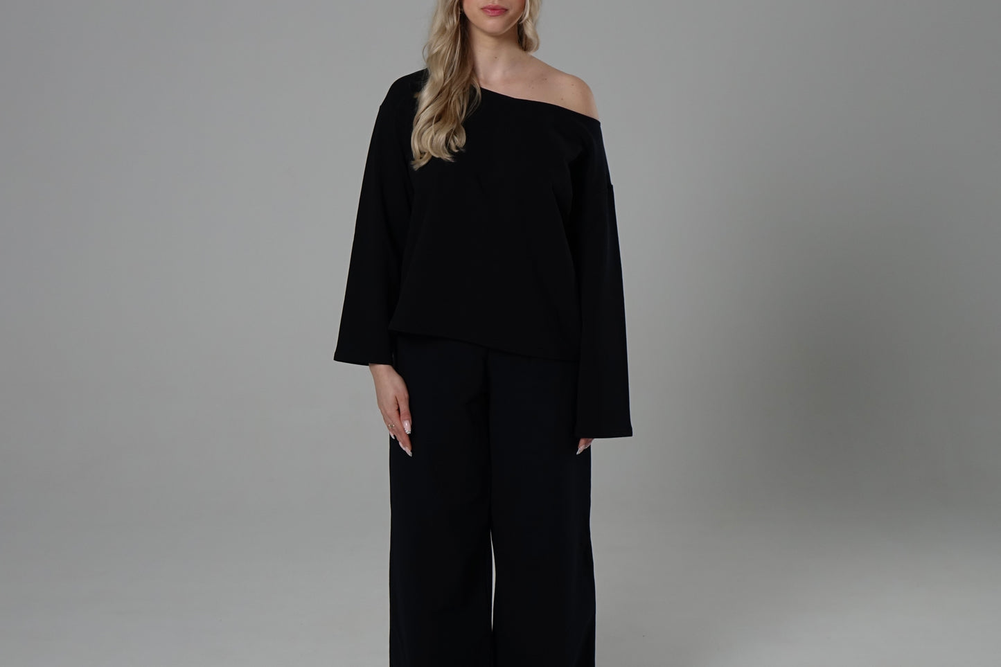 OFF SHOULDER LONG SLEEVE